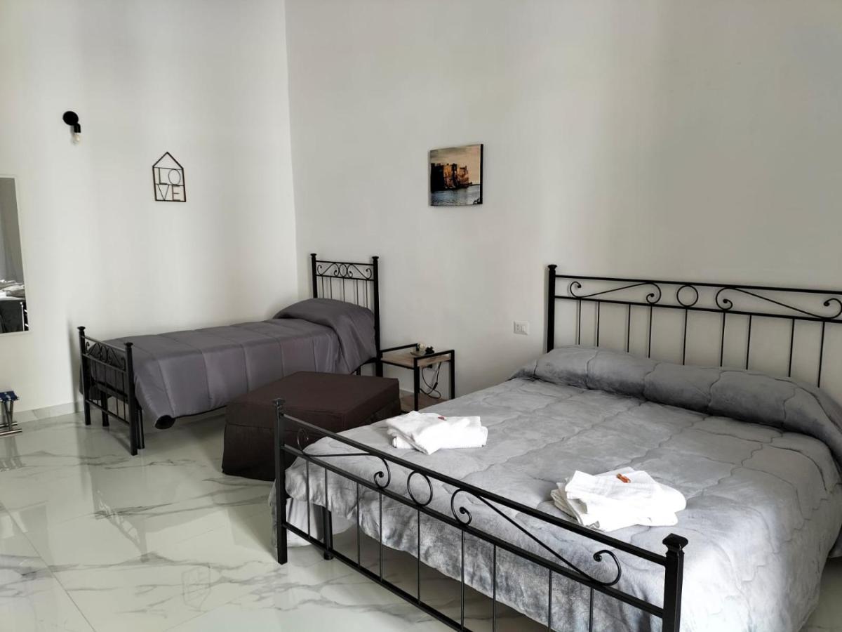 Lumacors House Panzió Nápoly Kültér fotó