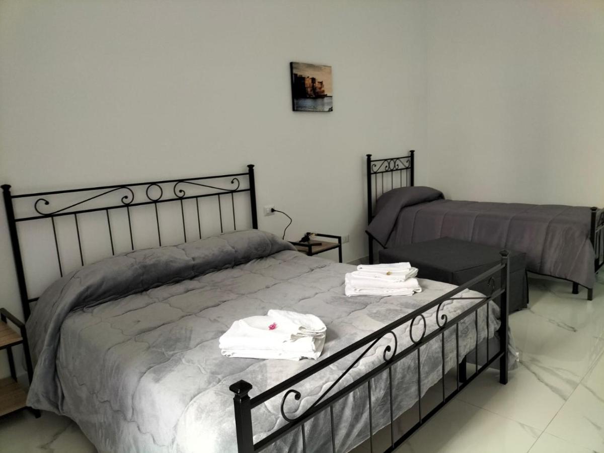 Lumacors House Panzió Nápoly Kültér fotó