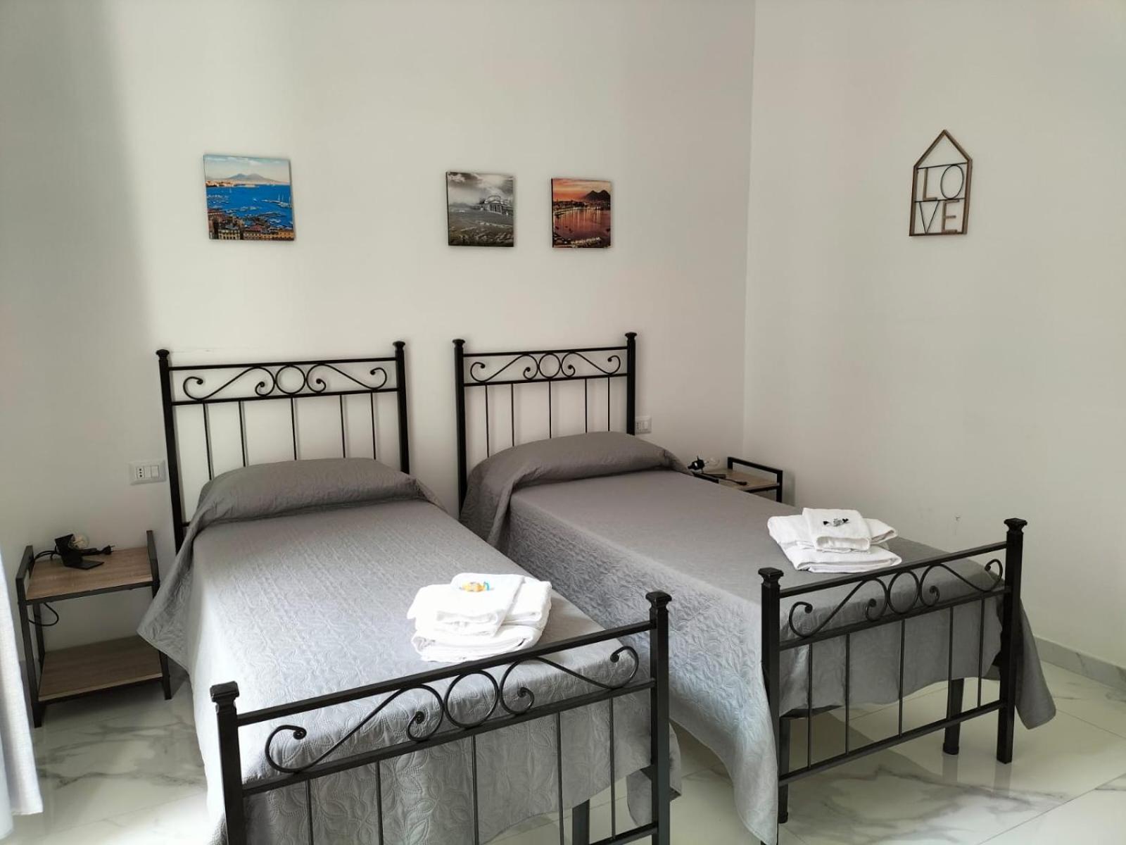 Lumacors House Panzió Nápoly Kültér fotó